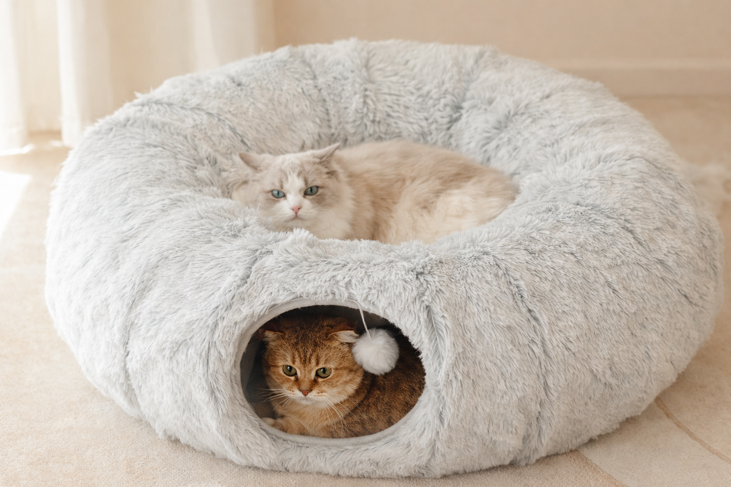 Cama de Felpa Multifuncional para Gatos con Túnel y Mirilla